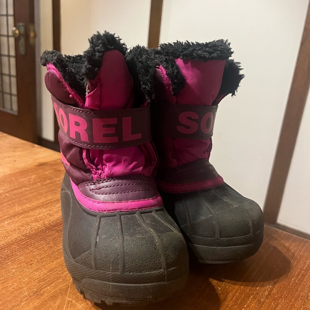 Sorel Fuchsia and Black Snow Boots
